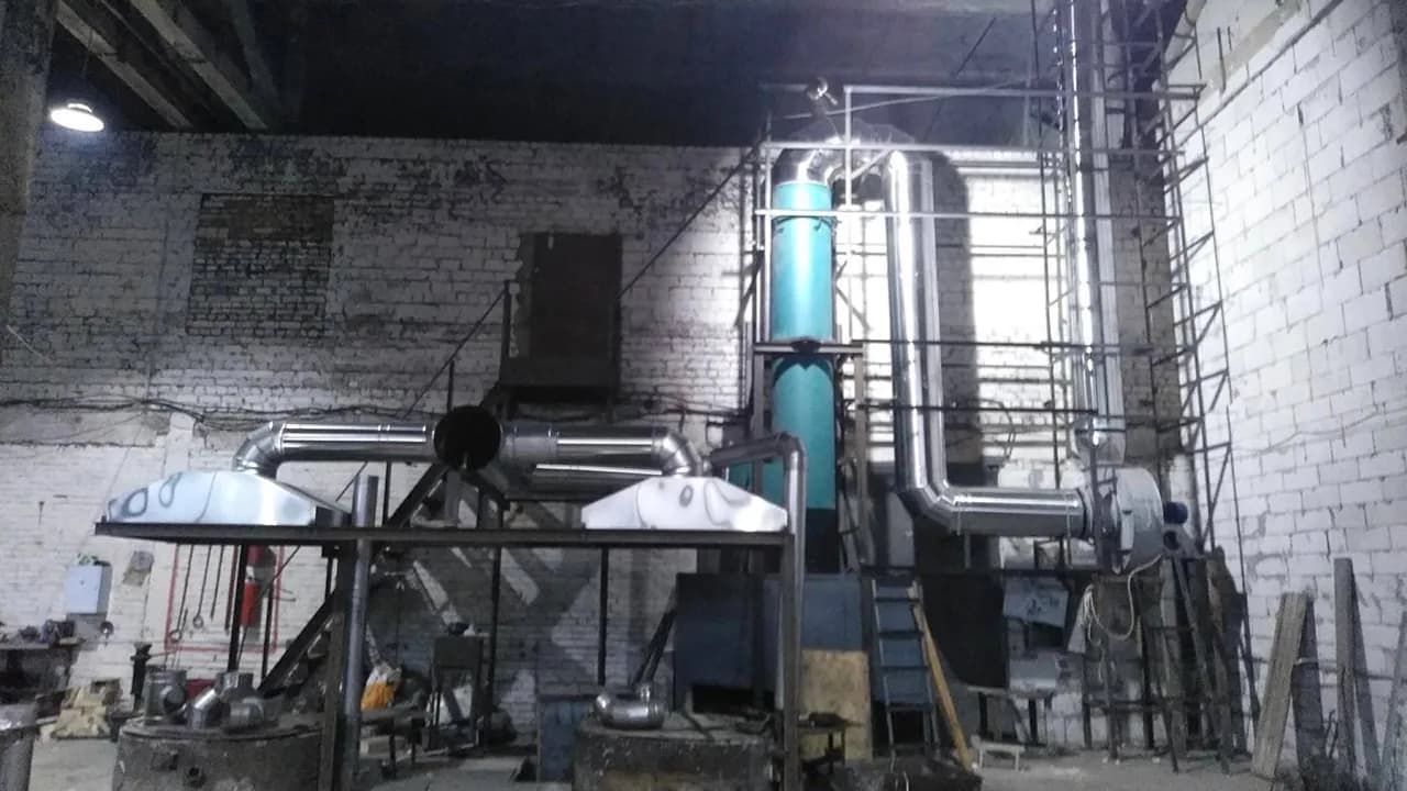 Монтаж локальних витяжних зонтів і магістральних повітропроводів у цеху «Югомет».